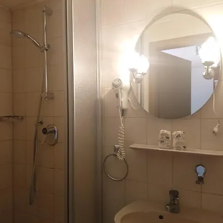 Konukevi Landgasthof Gaensberg