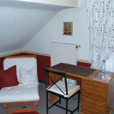 Landgasthof Gaensberg Pensión 3*